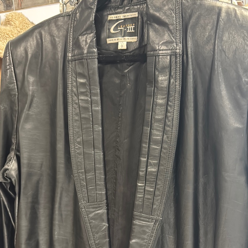 Vintage Black Leather Women's Coat - Picture 3 of 6